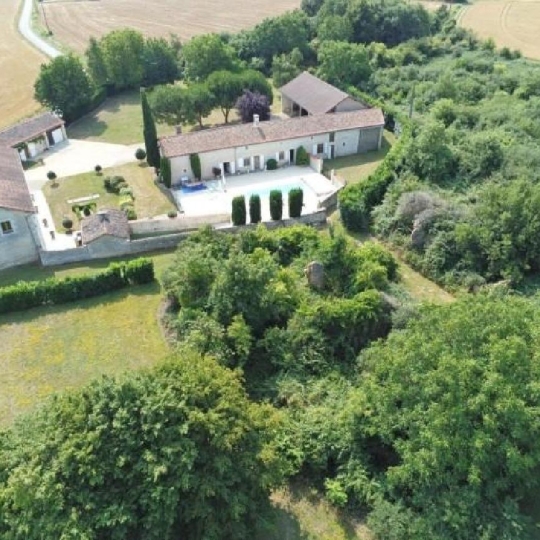  AGENCE TIC RUFFEC : Maison / Villa | BLANZAY (86400) | 252 m2 | 452 600 € 