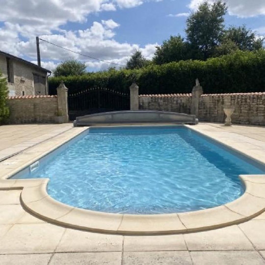  AGENCE TIC RUFFEC : Maison / Villa | BLANZAY (86400) | 252 m2 | 452 600 € 