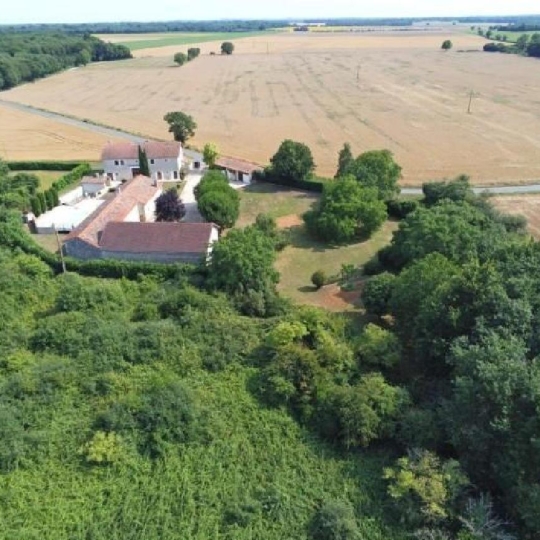  AGENCE TIC RUFFEC : Maison / Villa | BLANZAY (86400) | 252 m2 | 452 600 € 