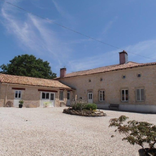  AGENCE TIC RUFFEC : Maison / Villa | SAUZE-VAUSSAIS (79190) | 405 m2 | 389 400 € 