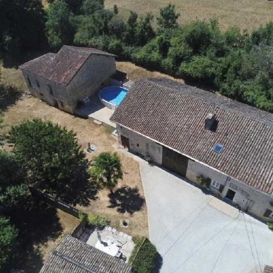  AGENCE TIC RUFFEC : Maison / Villa | CIVRAY (86400) | 240 m2 | 275 000 € 