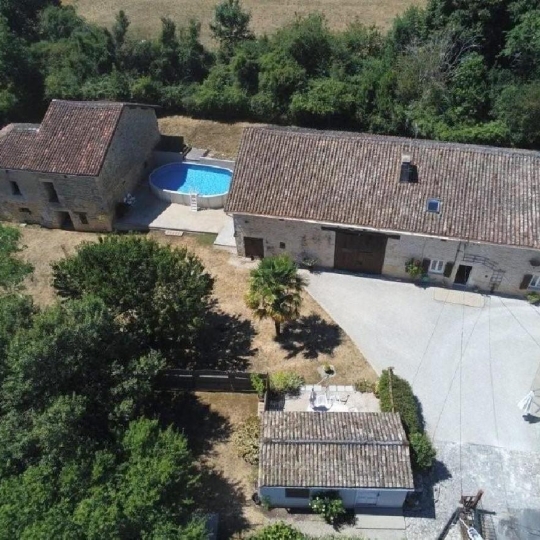  AGENCE TIC RUFFEC : Maison / Villa | CIVRAY (86400) | 240 m2 | 275 000 € 