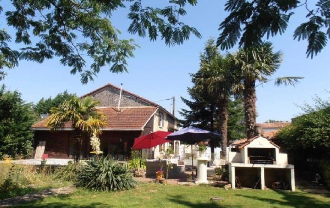AGENCE TIC RUFFEC : Maison / Villa | NANTEUIL-EN-VALLEE (16700) | 178 m2 | 218 000 € 