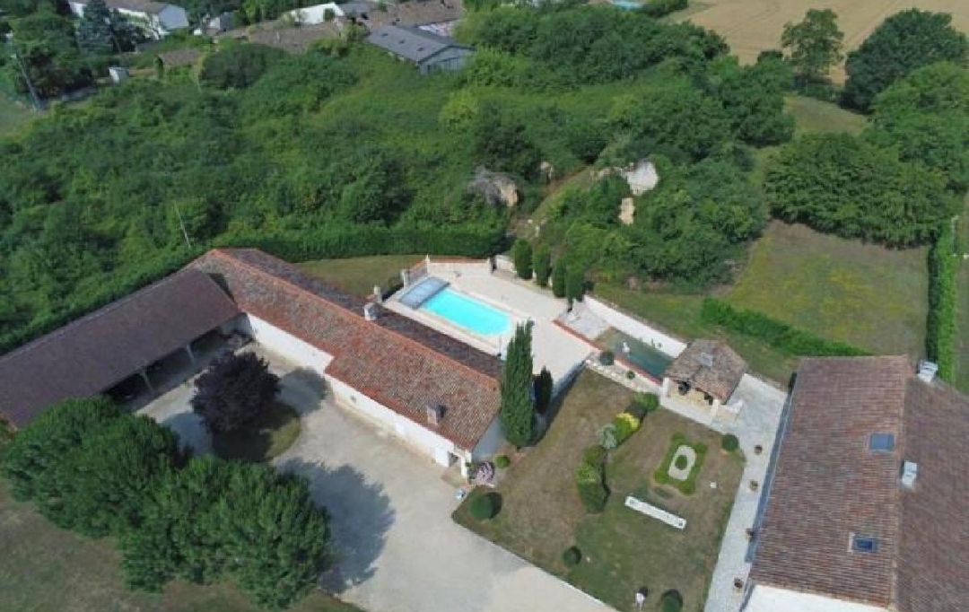 AGENCE TIC RUFFEC : Maison / Villa | BLANZAY (86400) | 252 m2 | 452 600 € 