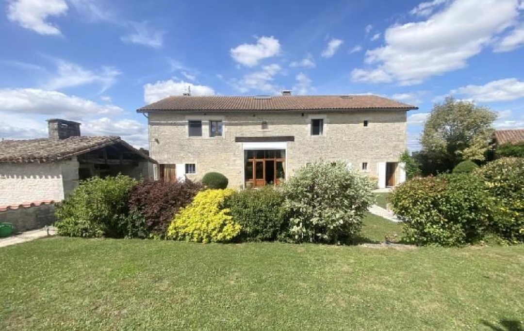 AGENCE TIC RUFFEC : Maison / Villa | BLANZAY (86400) | 252 m2 | 452 600 € 