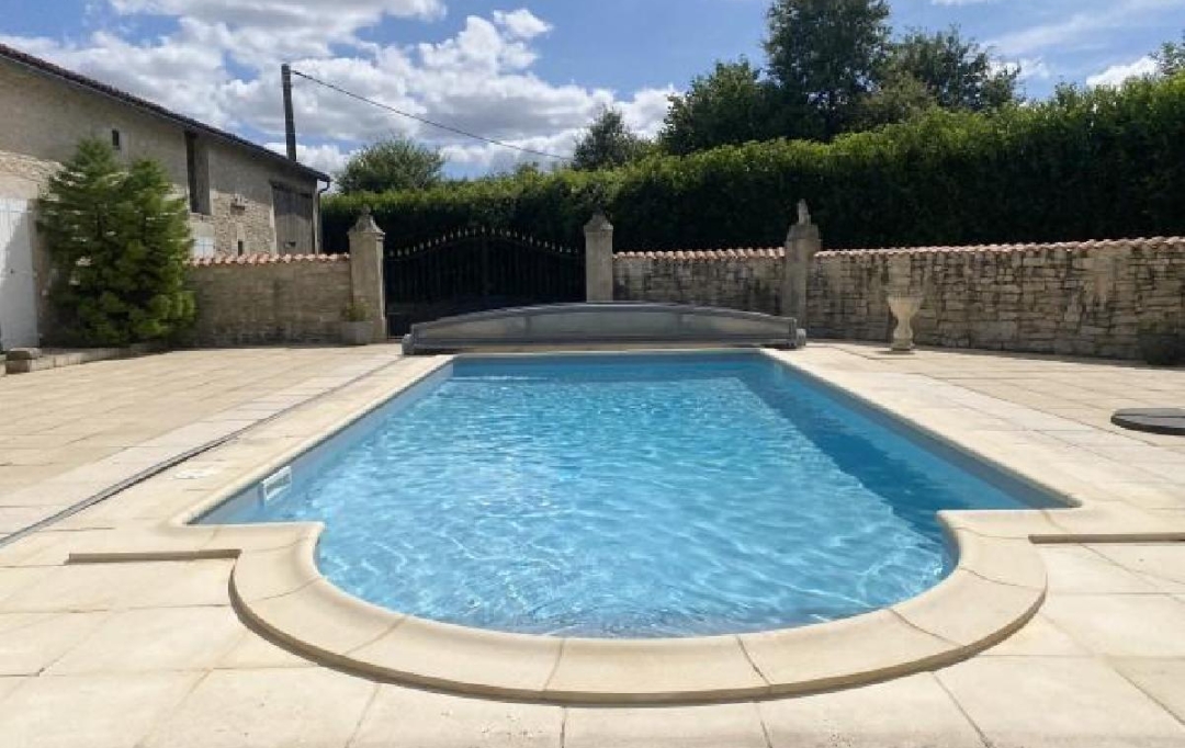 AGENCE TIC RUFFEC : Maison / Villa | BLANZAY (86400) | 252 m2 | 452 600 € 