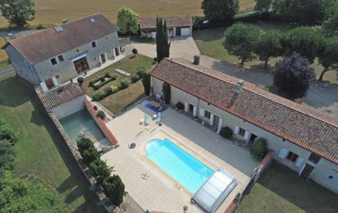 AGENCE TIC RUFFEC : Maison / Villa | BLANZAY (86400) | 252 m2 | 452 600 € 