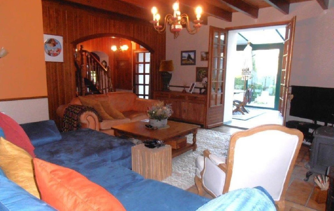 AGENCE TIC RUFFEC : Maison / Villa | SAUZE-VAUSSAIS (79190) | 174 m2 | 249 950 € 