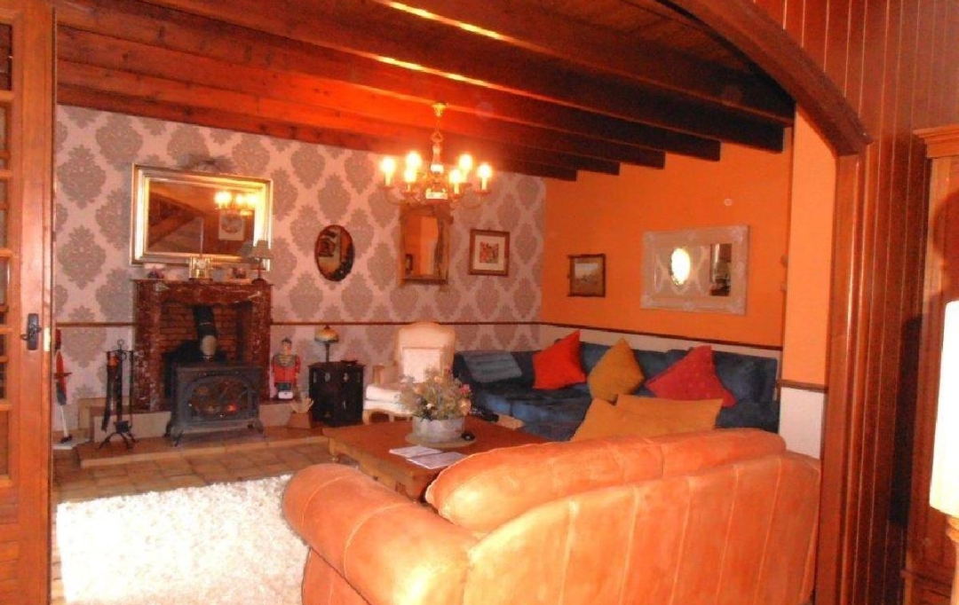 AGENCE TIC RUFFEC : Maison / Villa | SAUZE-VAUSSAIS (79190) | 174 m2 | 249 950 € 