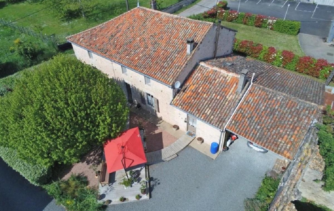 AGENCE TIC RUFFEC : Maison / Villa | SAUZE-VAUSSAIS (79190) | 273 m2 | 284 000 € 