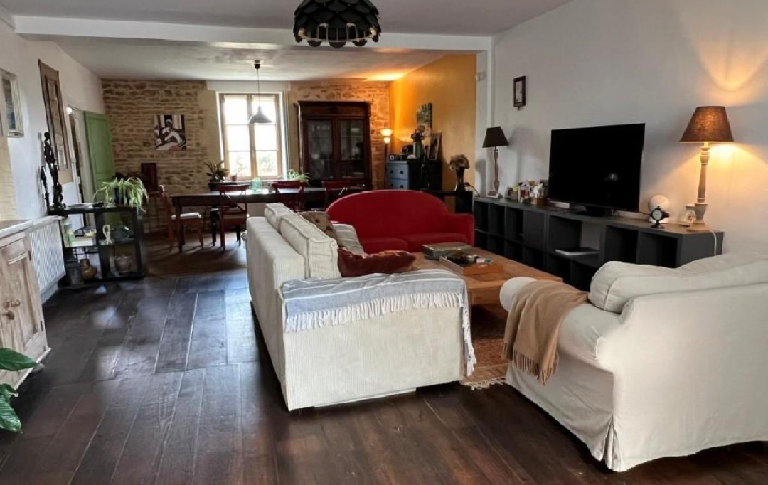 AGENCE TIC RUFFEC : Maison / Villa | SAUZE-VAUSSAIS (79190) | 273 m2 | 284 000 € 