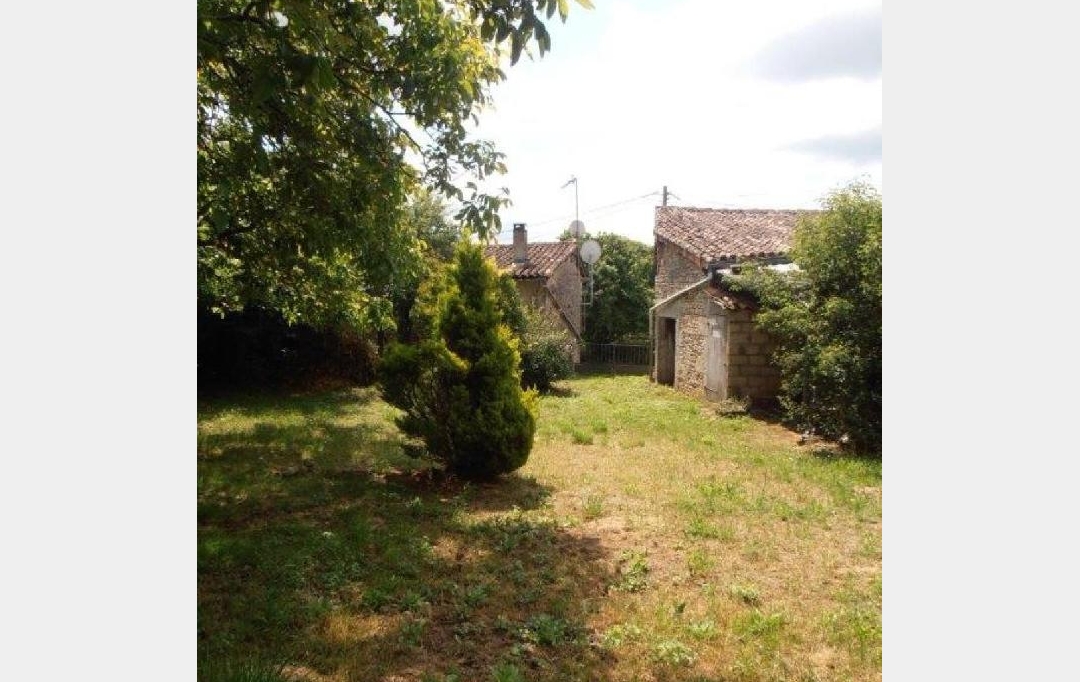 AGENCE TIC RUFFEC : Maison / Villa | NANTEUIL-EN-VALLEE (16700) | 0 m2 | 25 995 € 