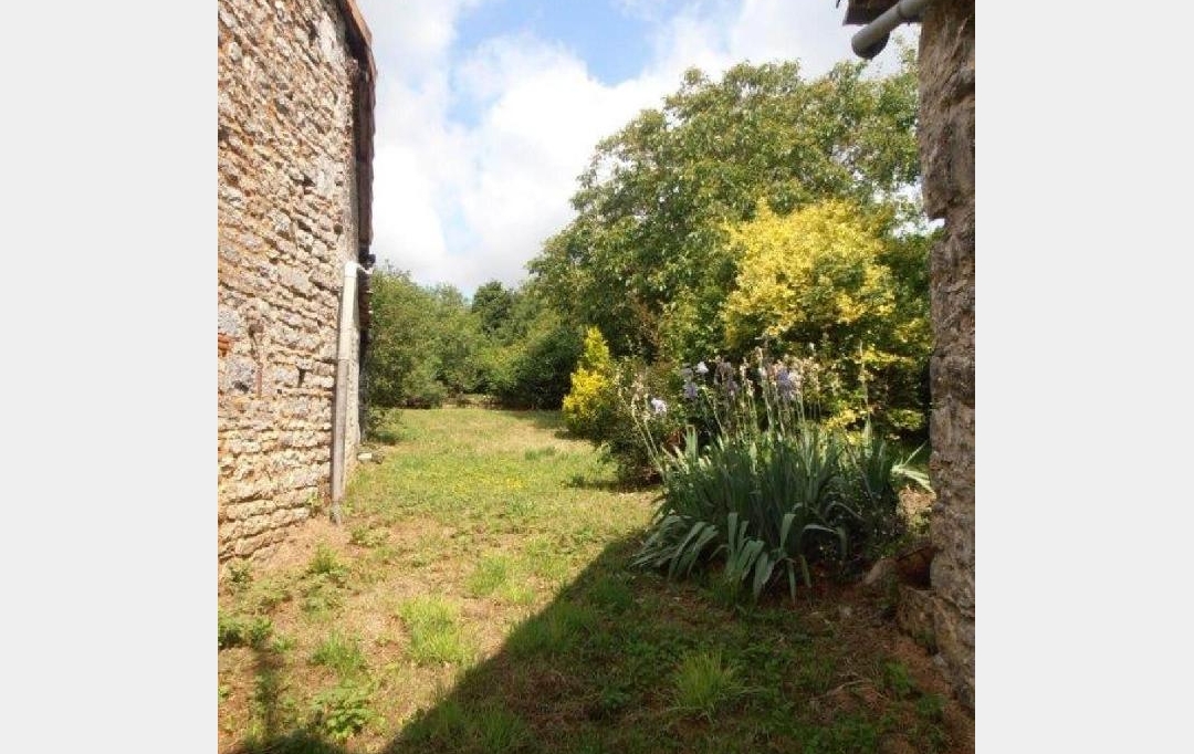 AGENCE TIC RUFFEC : Maison / Villa | NANTEUIL-EN-VALLEE (16700) | 0 m2 | 25 995 € 