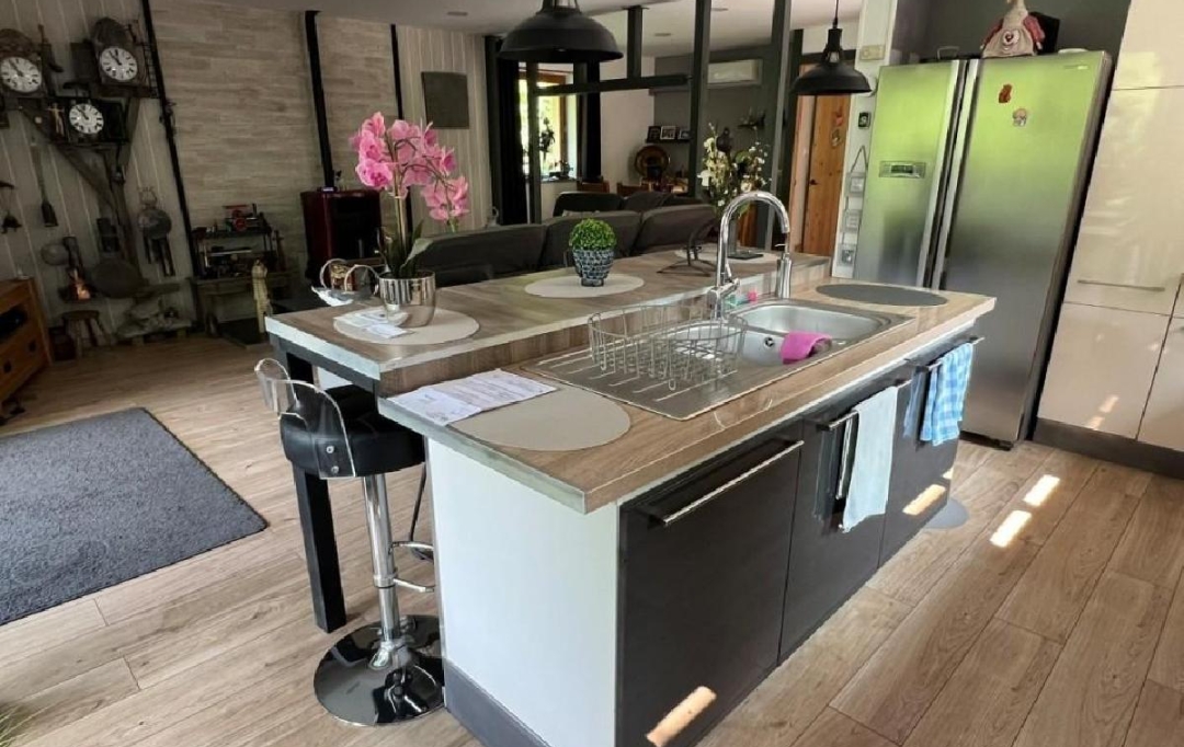 AGENCE TIC RUFFEC : Maison / Villa | NANTEUIL-EN-VALLEE (16700) | 97 m2 | 195 000 € 