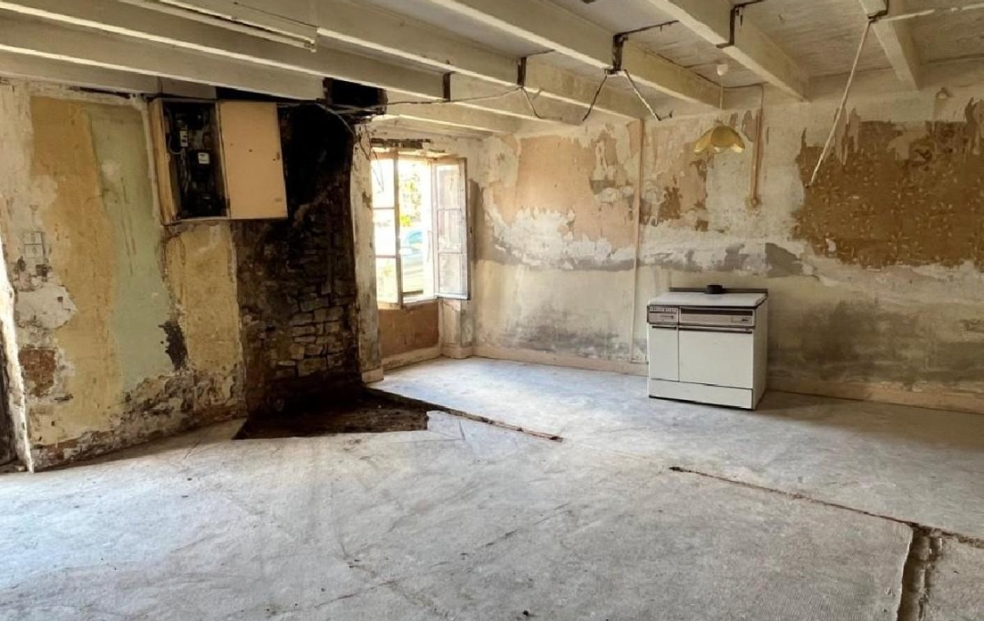AGENCE TIC RUFFEC : Maison / Villa | CHAMPAGNE-MOUTON (16350) | 70 m2 | 25 000 € 
