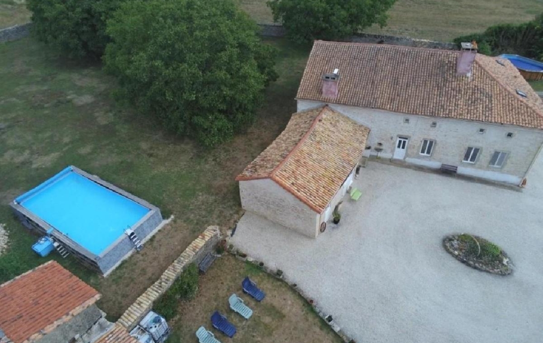 AGENCE TIC RUFFEC : Maison / Villa | SAUZE-VAUSSAIS (79190) | 405 m2 | 389 400 € 