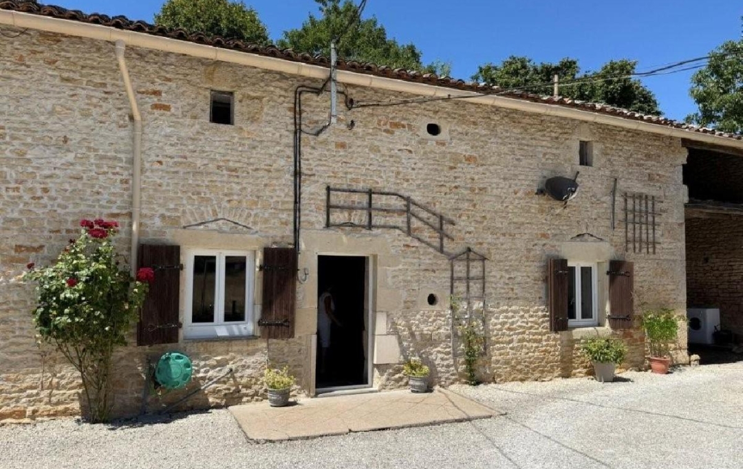 AGENCE TIC RUFFEC : Maison / Villa | CIVRAY (86400) | 240 m2 | 275 000 € 