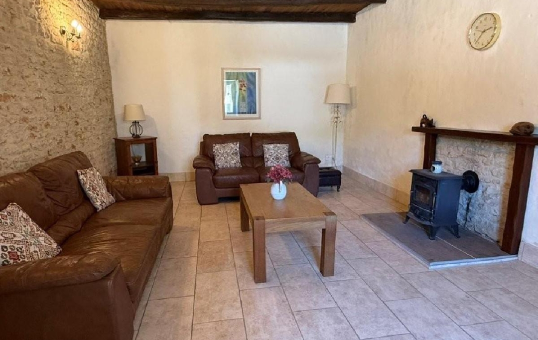 AGENCE TIC RUFFEC : Maison / Villa | CIVRAY (86400) | 240 m2 | 275 000 € 