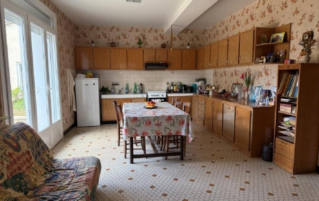 AGENCE TIC RUFFEC : Maison / Villa | SAUZE-VAUSSAIS (79190) | 162 m2 | 180 850 € 
