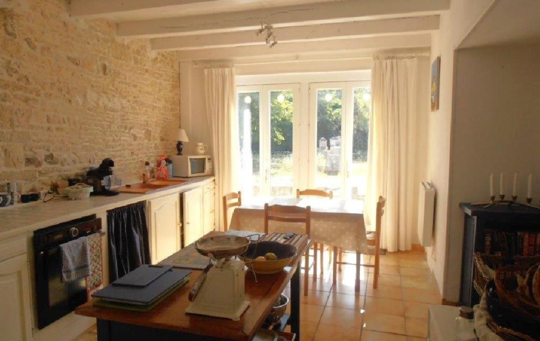 AGENCE TIC RUFFEC : Maison / Villa | CHAMPAGNE-MOUTON (16350) | 127 m2 | 139 785 € 