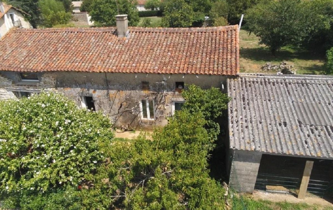 AGENCE TIC RUFFEC : Maison / Villa | NANTEUIL-EN-VALLEE (16700) | 78 m2 | 70 000 € 