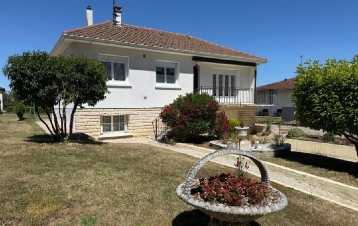  AGENCE TIC RUFFEC Maison / Villa | RUFFEC (16700) | 97 m2 | 141 560 € 