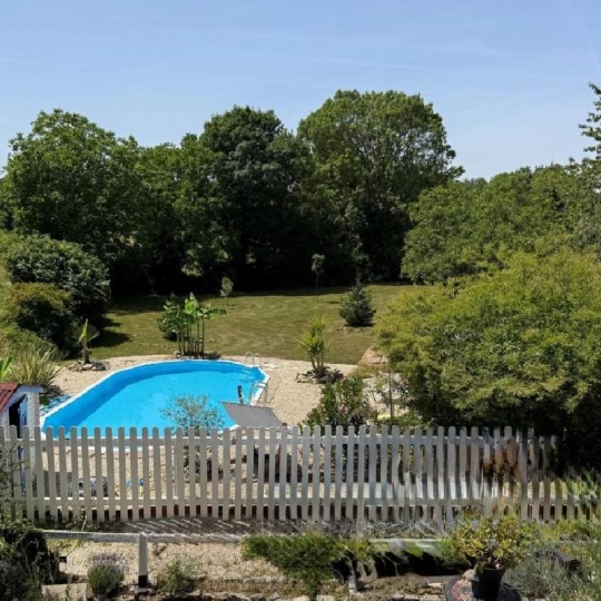  AGENCE TIC RUFFEC : Maison / Villa | VERTEUIL-SUR-CHARENTE (16510) | 370 m2 | 399 400 &euro; 