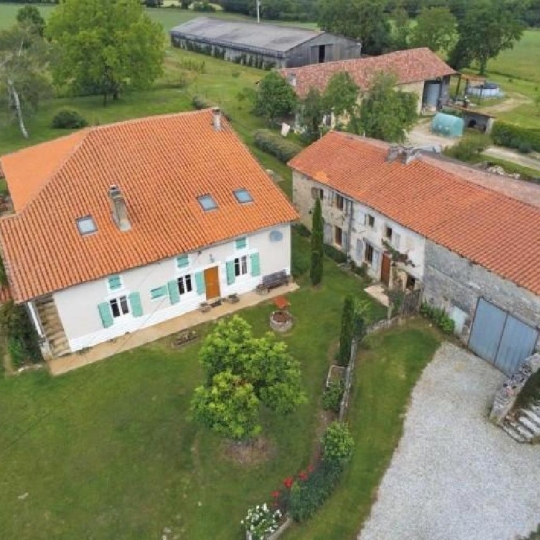  AGENCE TIC RUFFEC : Maison / Villa | CELLEFROUIN (16260) | 270 m2 | 342 600 € 