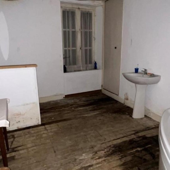  AGENCE TIC RUFFEC : Maison / Villa | CHAMPAGNE-MOUTON (16350) | 150 m2 | 14 000 € 
