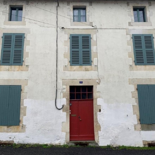  AGENCE TIC RUFFEC : Maison / Villa | CIVRAY (86400) | 201 m2 | 196 800 € 