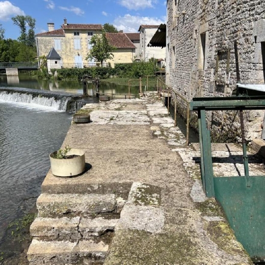  AGENCE TIC RUFFEC : House | VERTEUIL-SUR-CHARENTE (16510) | 129 m2 | 326 000 € 