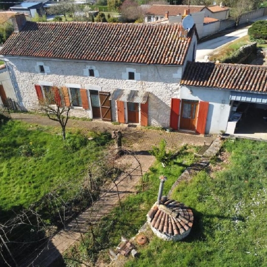  AGENCE TIC RUFFEC : House | CIVRAY (86400) | 172 m2 | 149 950 € 