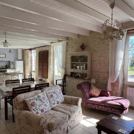  AGENCE TIC RUFFEC : Maison / Villa | CHARROUX (86250) | 104 m2 | 196 800 € 