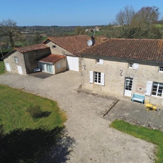  AGENCE TIC RUFFEC : Maison / Villa | CHARROUX (86250) | 104 m2 | 196 800 € 