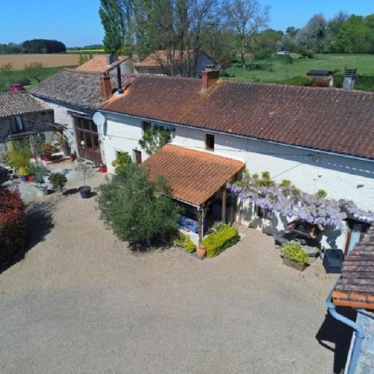  AGENCE TIC RUFFEC : Maison / Villa | RUFFEC (16700) | 228 m2 | 295 785 € 