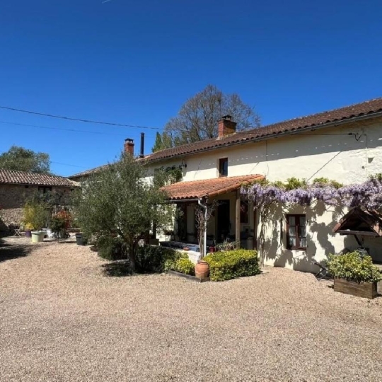  AGENCE TIC RUFFEC : Maison / Villa | RUFFEC (16700) | 228 m2 | 295 785 € 