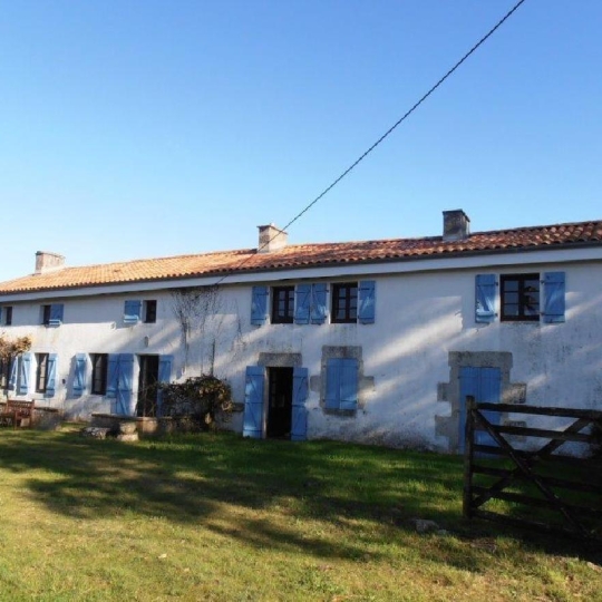 AGENCE TIC RUFFEC : Maison / Villa | LEZAY (79120) | 180.00m2 | 199 950 € 