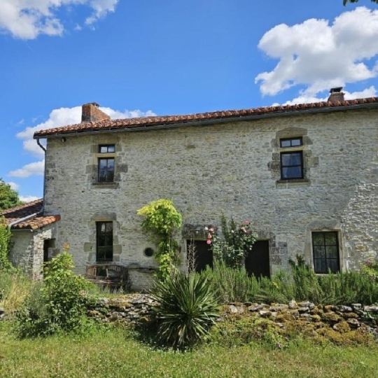  AGENCE TIC RUFFEC : Maison / Villa | SAINT-CLAUD (16450) | 135 m2 | 281 900 € 