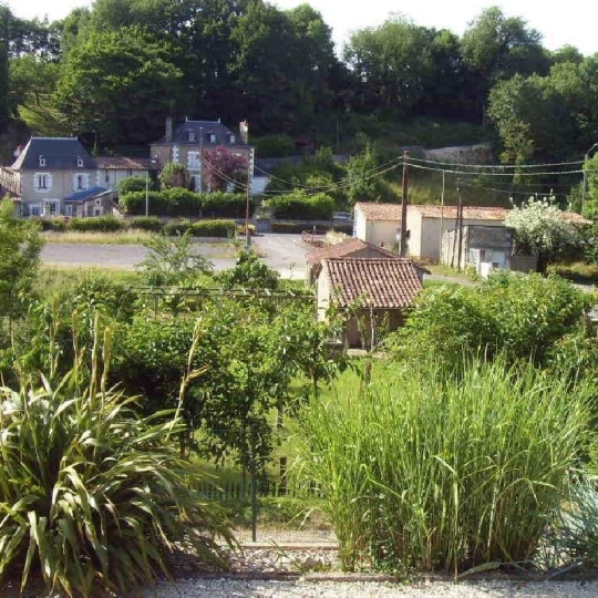  AGENCE TIC RUFFEC : Maison / Villa | CHARROUX (86250) | 129 m2 | 186 170 € 