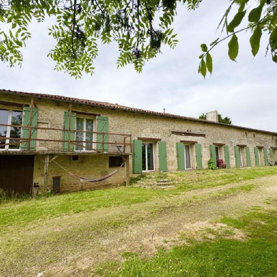 AGENCE TIC RUFFEC : Maison / Villa | LIZANT (86400) | 185.00m2 | 377 890 € 