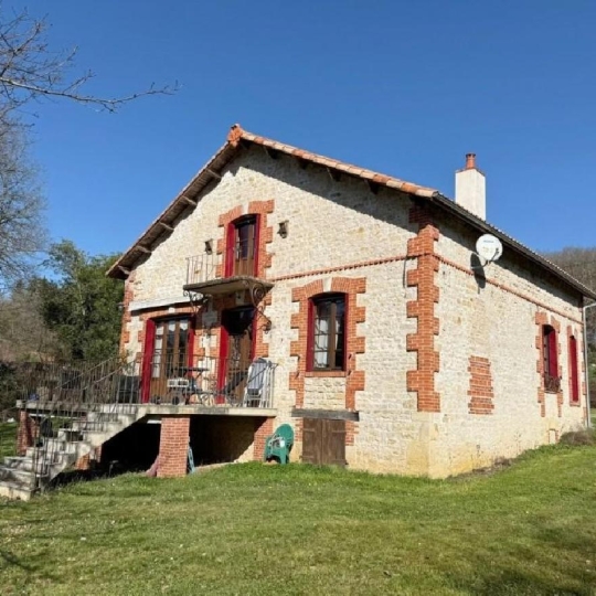 AGENCE TIC RUFFEC : Maison / Villa | NANTEUIL-EN-VALLEE (16700) | 172.00m2 | 299 950 € 