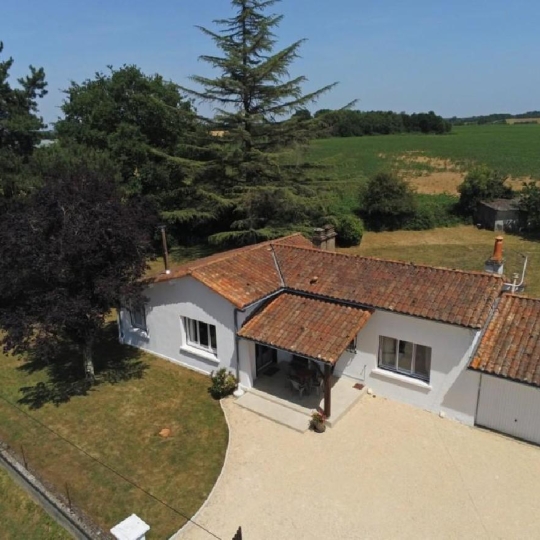 AGENCE TIC RUFFEC : Maison / Villa | CHARROUX (86250) | 80.00m2 | 123 650 € 