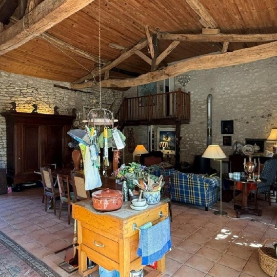  AGENCE TIC RUFFEC : Maison / Villa | CHAMPAGNE-MOUTON (16350) | 302 m2 | 265 950 &euro; 
