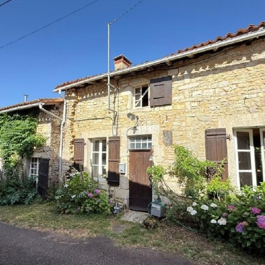  AGENCE TIC RUFFEC : Maison / Villa | CHAMPAGNE-MOUTON (16350) | 302 m2 | 265 950 &euro; 