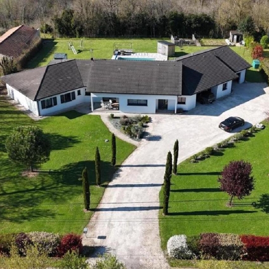  AGENCE TIC RUFFEC : Maison / Villa | RUFFEC (16700) | 257 m2 | 399 950 &euro; 