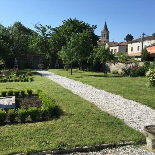  AGENCE TIC RUFFEC : Maison / Villa | CHAMPAGNE-MOUTON (16350) | 320 m2 | 347 360 &euro; 