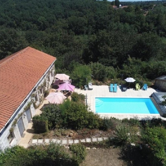  AGENCE TIC RUFFEC : House | CIVRAY (86400) | 240 m2 | 368 400 &euro; 