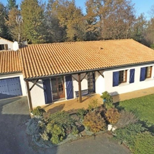 AGENCE TIC RUFFEC : Maison / Villa | CHARROUX (86250) | 140.00m2 | 207 440 € 