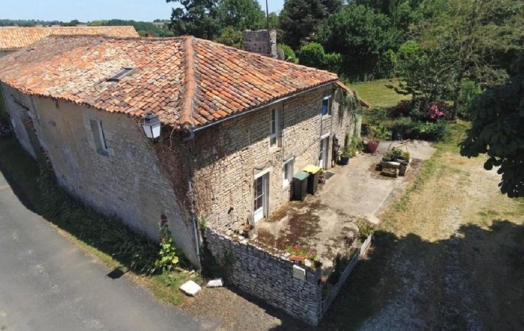 AGENCE TIC RUFFEC : Maison / Villa | NANTEUIL-EN-VALLEE (16700) | 180 m2 | 159 575 € 