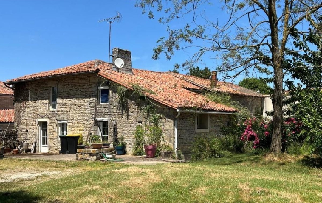 AGENCE TIC RUFFEC : Maison / Villa | NANTEUIL-EN-VALLEE (16700) | 180 m2 | 159 575 € 
